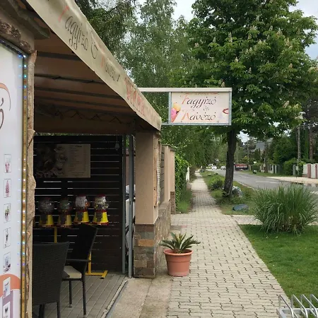 Βίλα Golden Lake Balatonszeplak