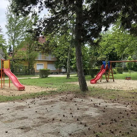 Golden Lake Balatonszeplak Βίλα *