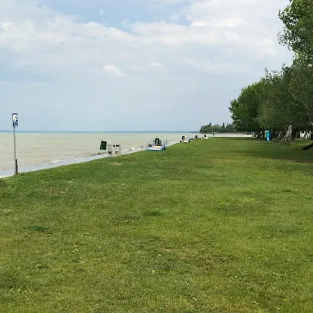 Βίλα Golden Lake Balatonszeplak *